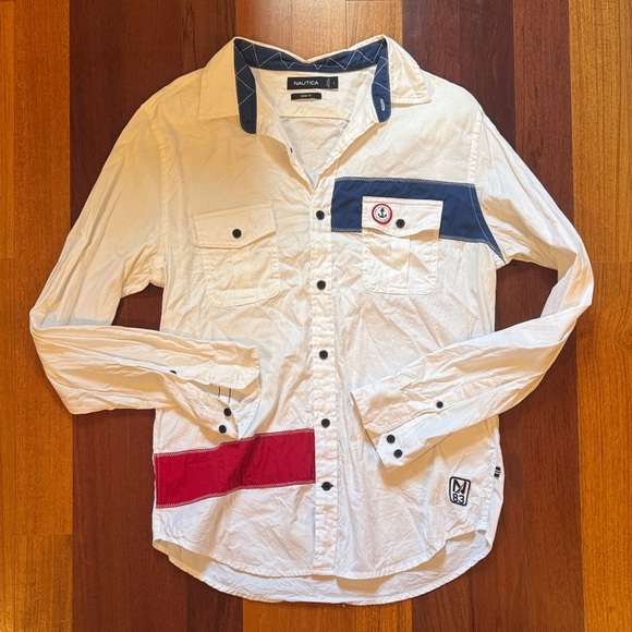 Nautica | Slim Fit Button-down with nautical accents | Size Large - Picture 1 of 6